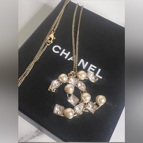 Authentic Chanel Pendant Necklace - Picture 1 of 4
